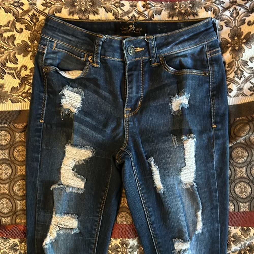 Distressed skinny Jen’s size 1
